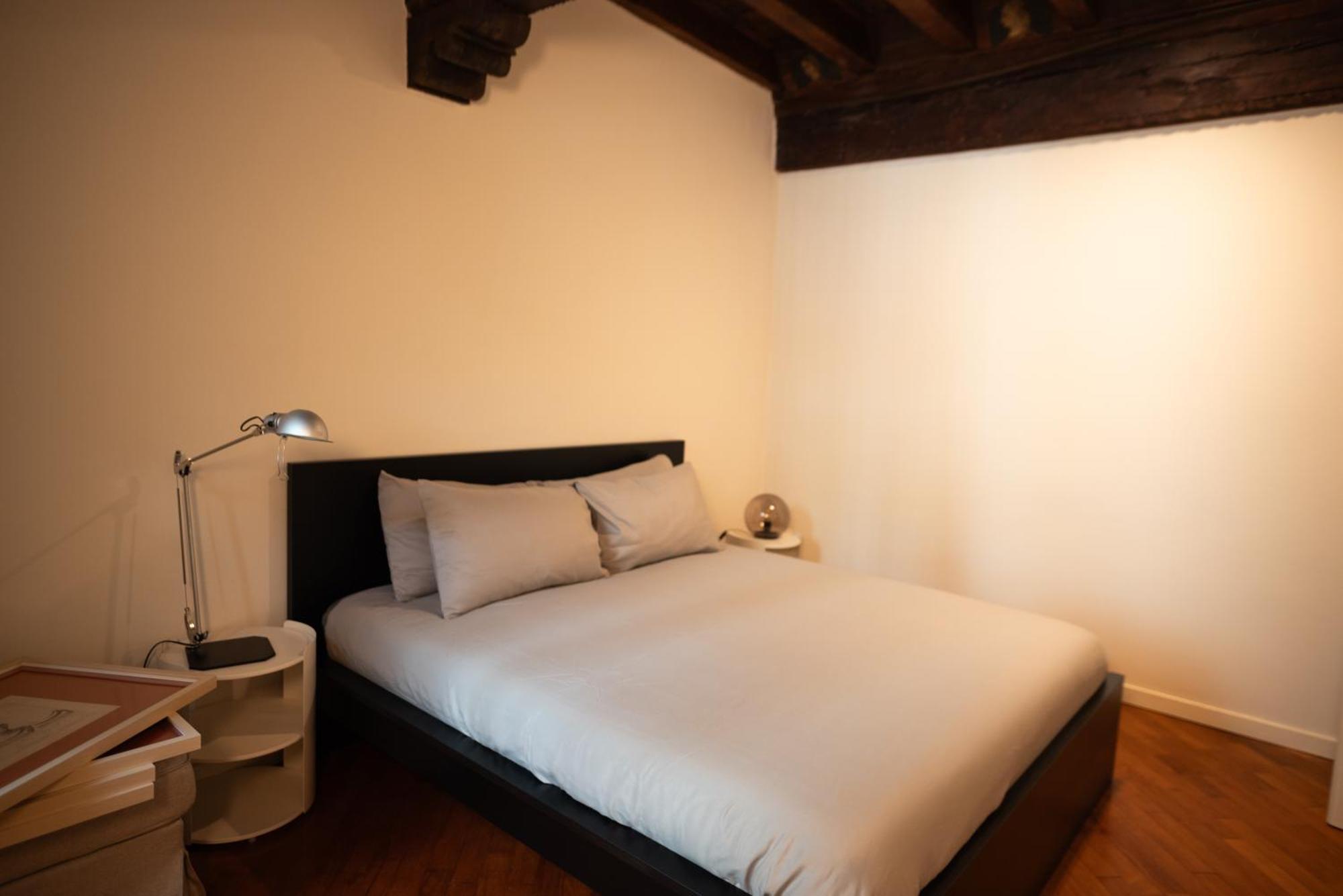 Suite N7 - Rifugio D'Epoca Con Posto Auto Brescia Luaran gambar